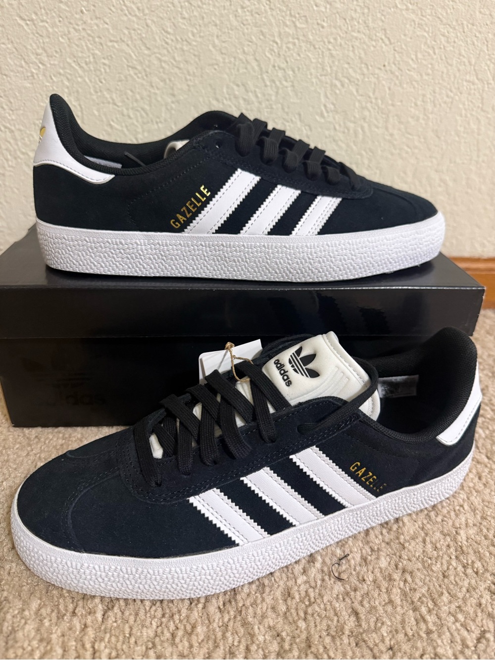 Adidas Men's Gazelle ADV Skate Shoes KI3208 Core Black/ White/ Gold Size US 8